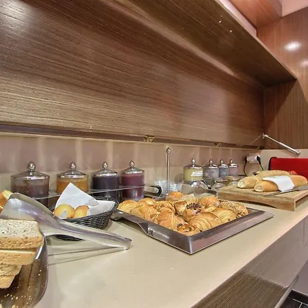 Western La Joliette Hotell 4*
